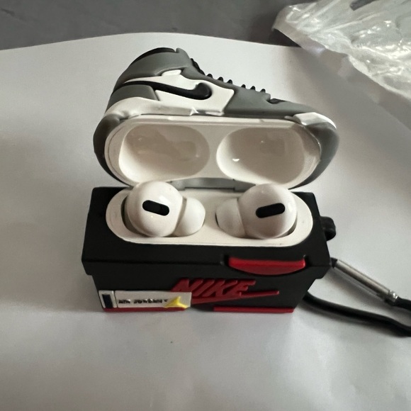 Air pro case brand new I have lots to choose from - Picture 16 of 16